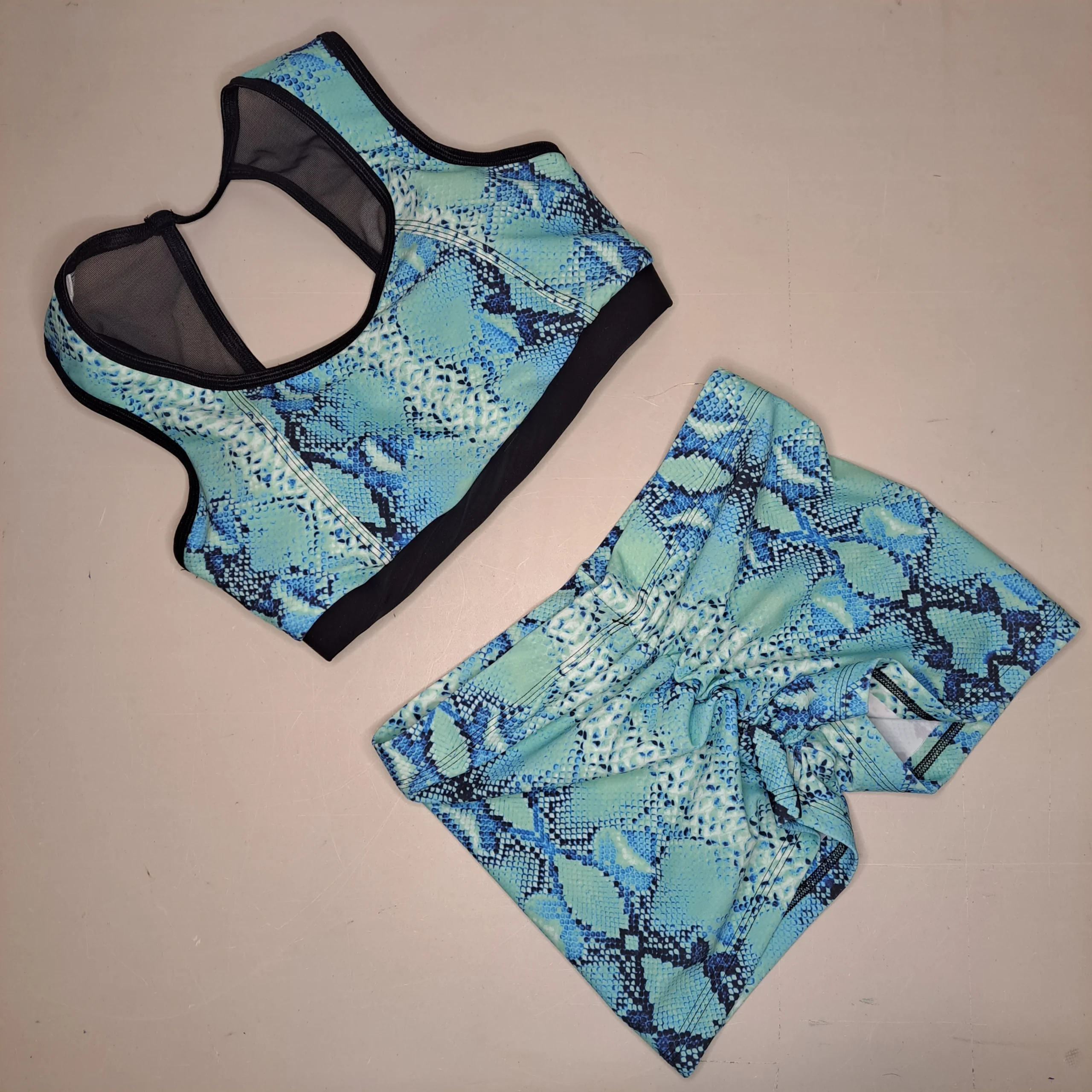 Completo fitness elisa shorty anaconda azzurro